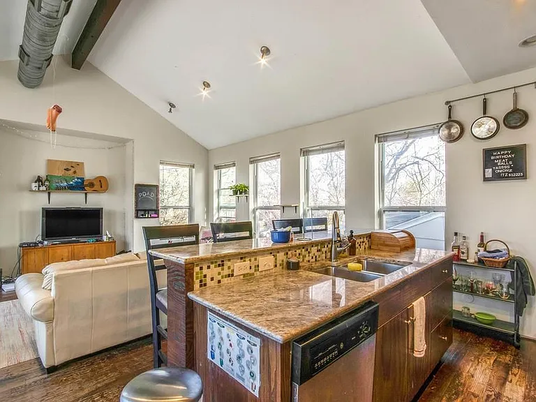4501 Depew Ave — Photo 5