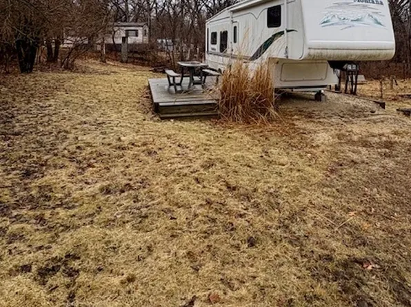 21/6 Woodhaven Dr E, Sublette, IL 61367