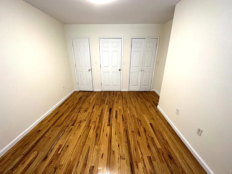 320 E 6th St #4 — Photo 19