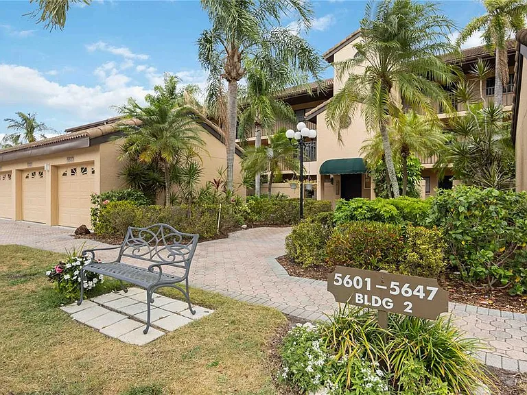 5627 Ashton Way #5627 — Photo 4