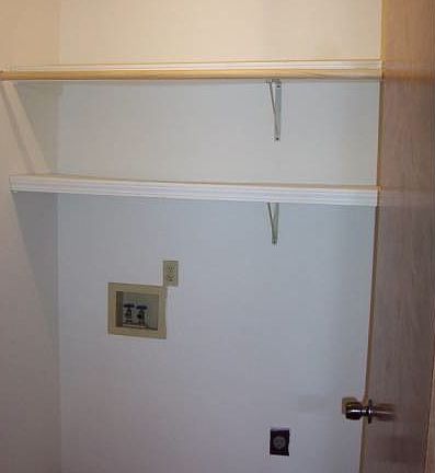 Washer/dryer hookups