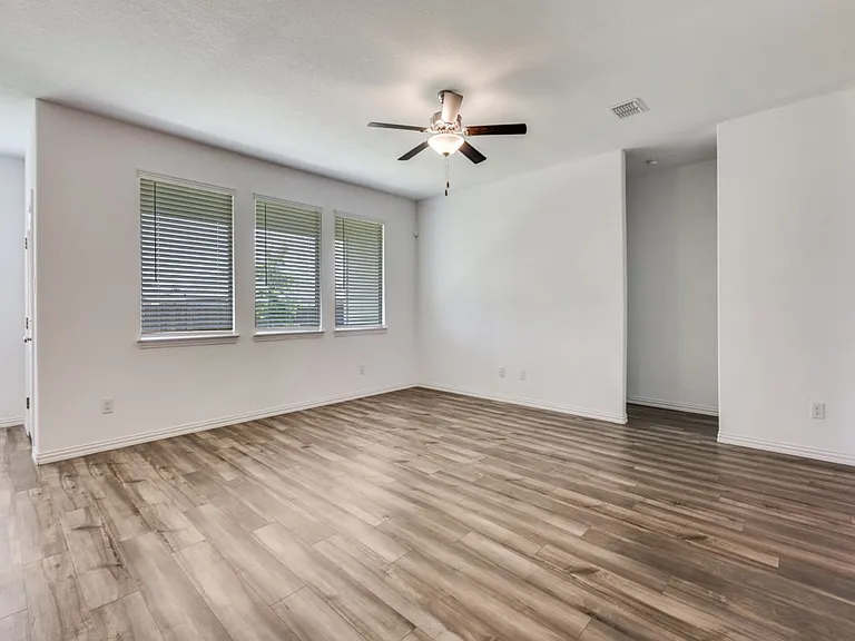 1601 Madison Dr — Photo 21