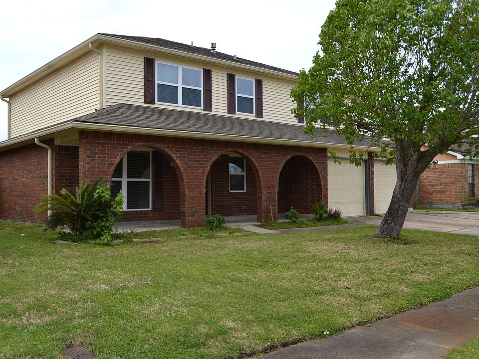 2424 Regency PL
