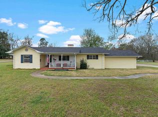 1901 Longview Dr, Henderson, TX 75652