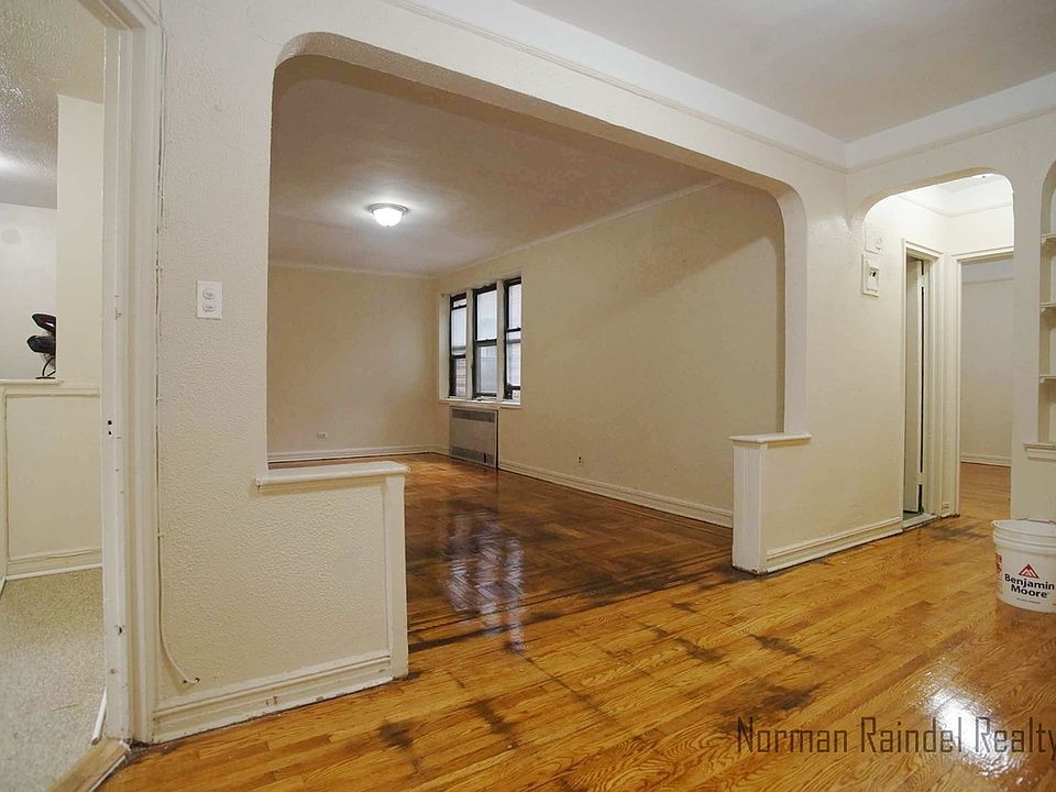 1st image of 170 Hawthorne St APT 3F