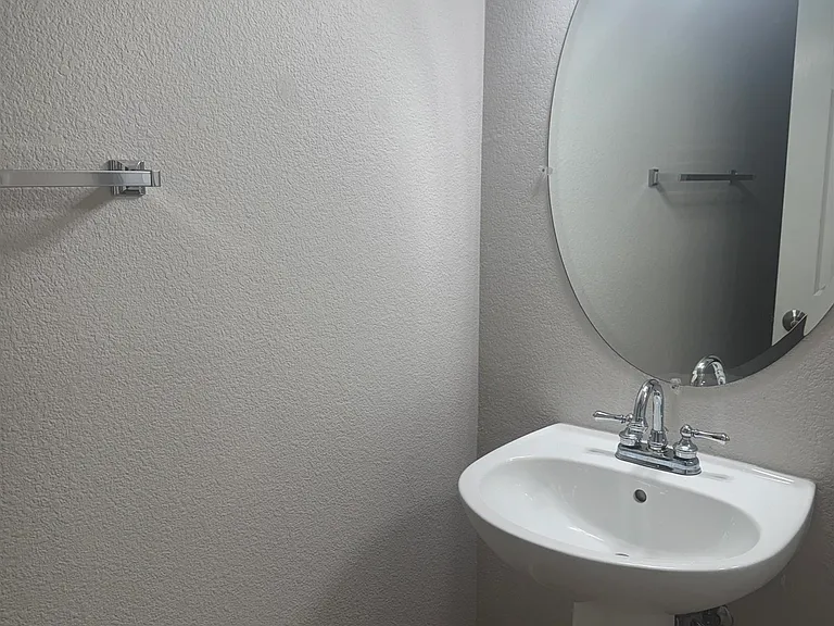 3162 Golden Crest Cmn #3 — Photo 12