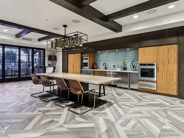 Marisol Apartments — Photo 32