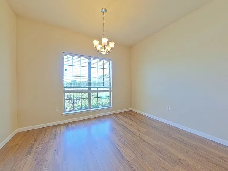 5254 Moore Loop — Photo 9