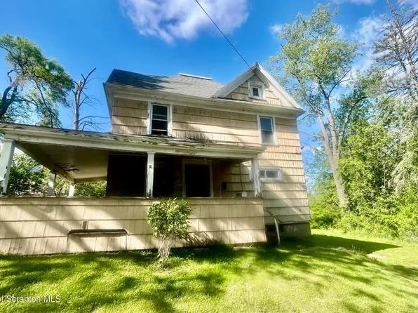 31 Bank St, Montrose, PA 18801