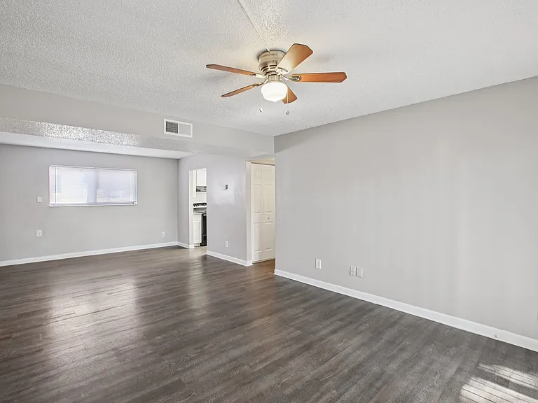 Meridian Luxury Condominiums — Photo 6