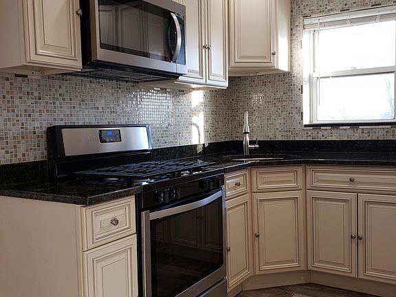 3rd image of 2555 W 15th St #3