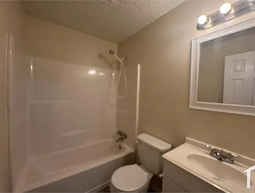 557 Simmons St NW #B — Photo 6