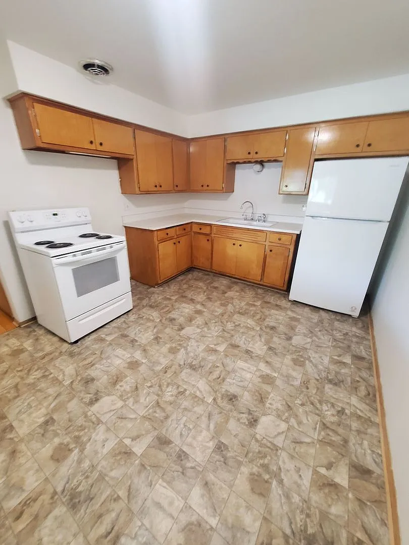 4454 S 14th St. (12 Unit) — Photo 3