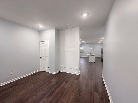 3rd image of 513 S Champion Ave