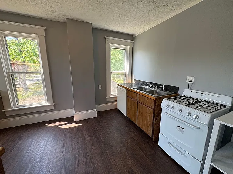 532 Crosby St — Photo 3
