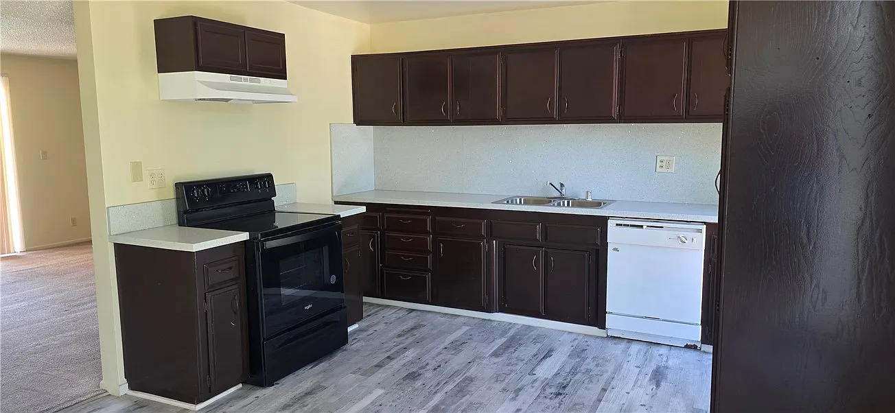 2 bed, 950 sqft, $1,650 — Photo 3