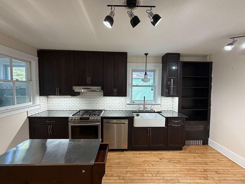 1st image of 959 Lawrence St