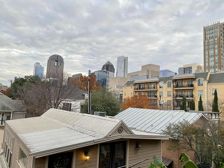 2508 State St #6 — Photo 9