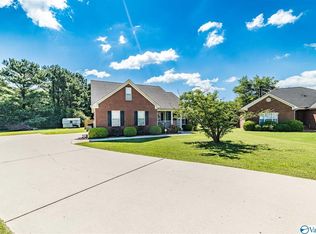 106 Chameleon Ct, Owens Cross Roads, AL 35763