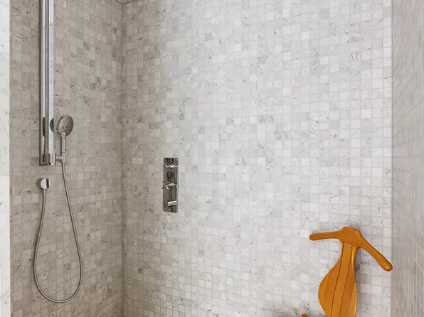 100 Franklin Street image 22 of 31