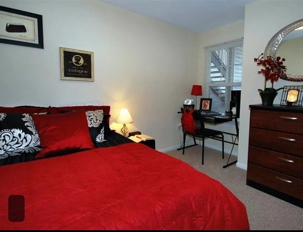 2 bed, $1,000 — Photo 2