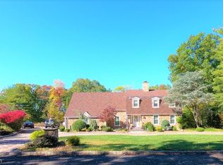 5 Battle Ridge Trl, Totowa, NJ 07512