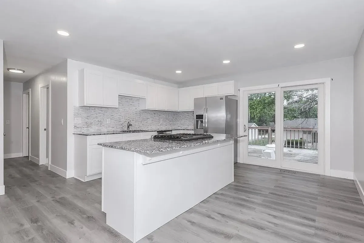 Building Photo - 707 Chester Dr