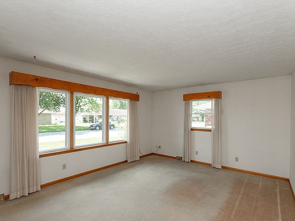 5th image of 533 E Freeman Ave