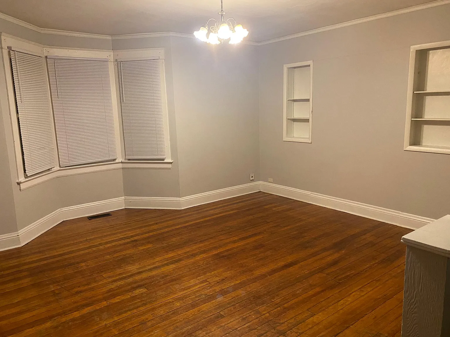 729 N Saint Louis Blvd — Photo 3