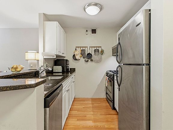 3rd image of 42 8th St APT 5314