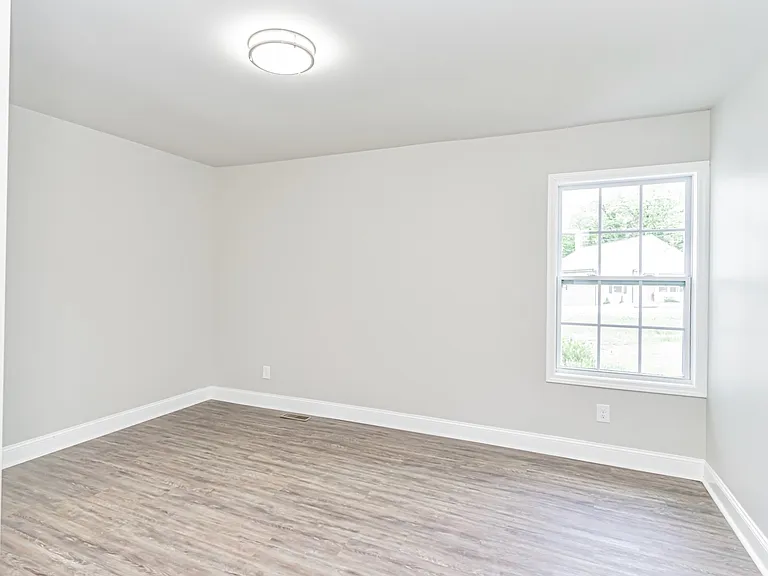 115 Sterling St — Photo 12