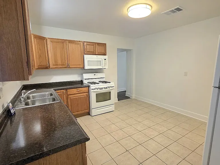 517 Gassen St #1 — Photo 1