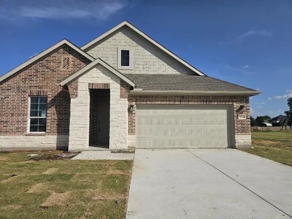 901 Silverleaf Dr, Ennis, TX 75119