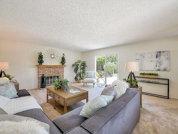 4th image of 551 Puccini Dr
