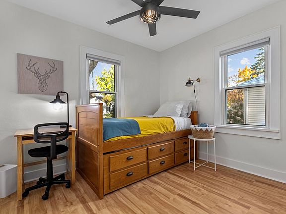 2 beds in this room. bed beneath slides out to accommodate 2 twin beds