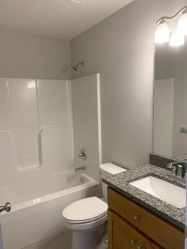 3 bed, 1300 sqft, $1,600 — Photo 3
