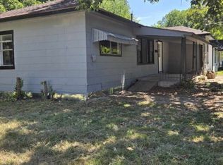 1220 S 5th St, Bonham, TX 75418