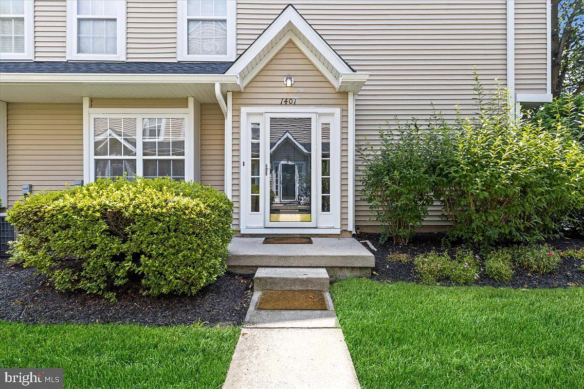 3 bed, 2.5 bath, 1626 sqft, $2,900 — Photo 1