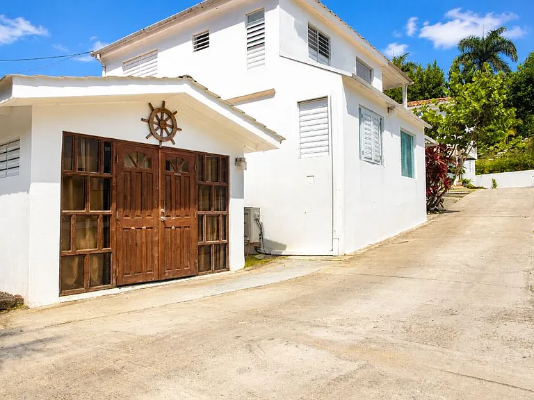 Bo Calvache Sector Valle Escondido The Captains St #The Captains Studio — Photo 1