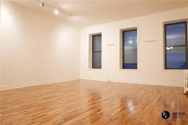 Rented by JK Dansar Corp | media 38