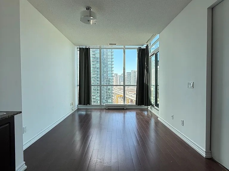 209 Fort York Blvd #1656 — Photo 8