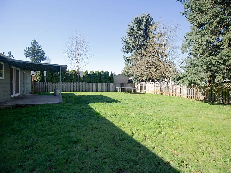 375 Sycamore Ave — Photo 15