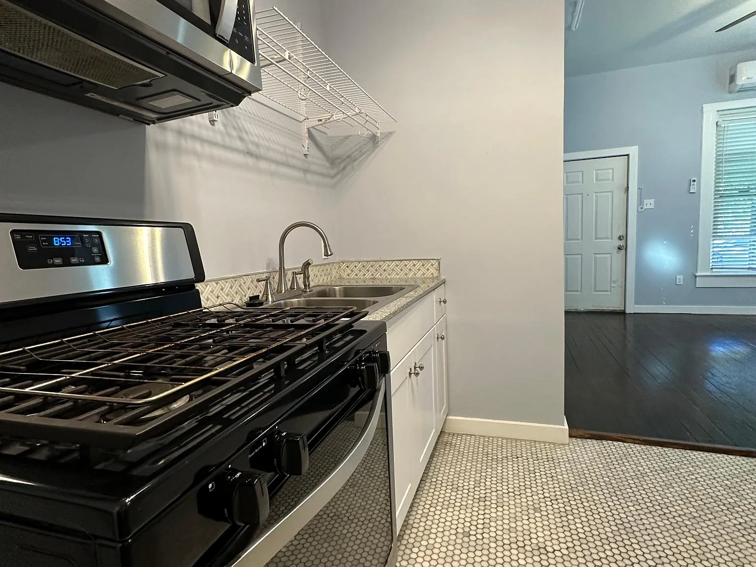 1 bed, 550 sqft, $1,125 — Photo 3