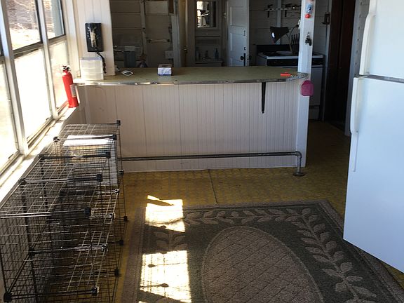 4th image of 105 Lakeshore Dr