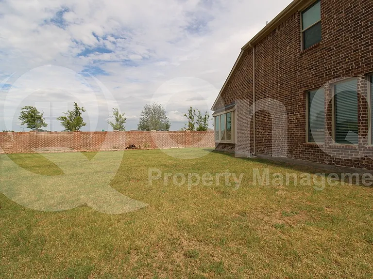 7324 Black Cherry Ln — Photo 30