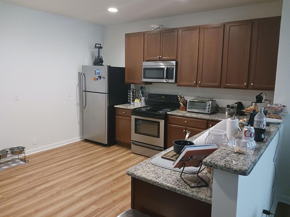 1st image of 207 N Twin Lakes Blvd