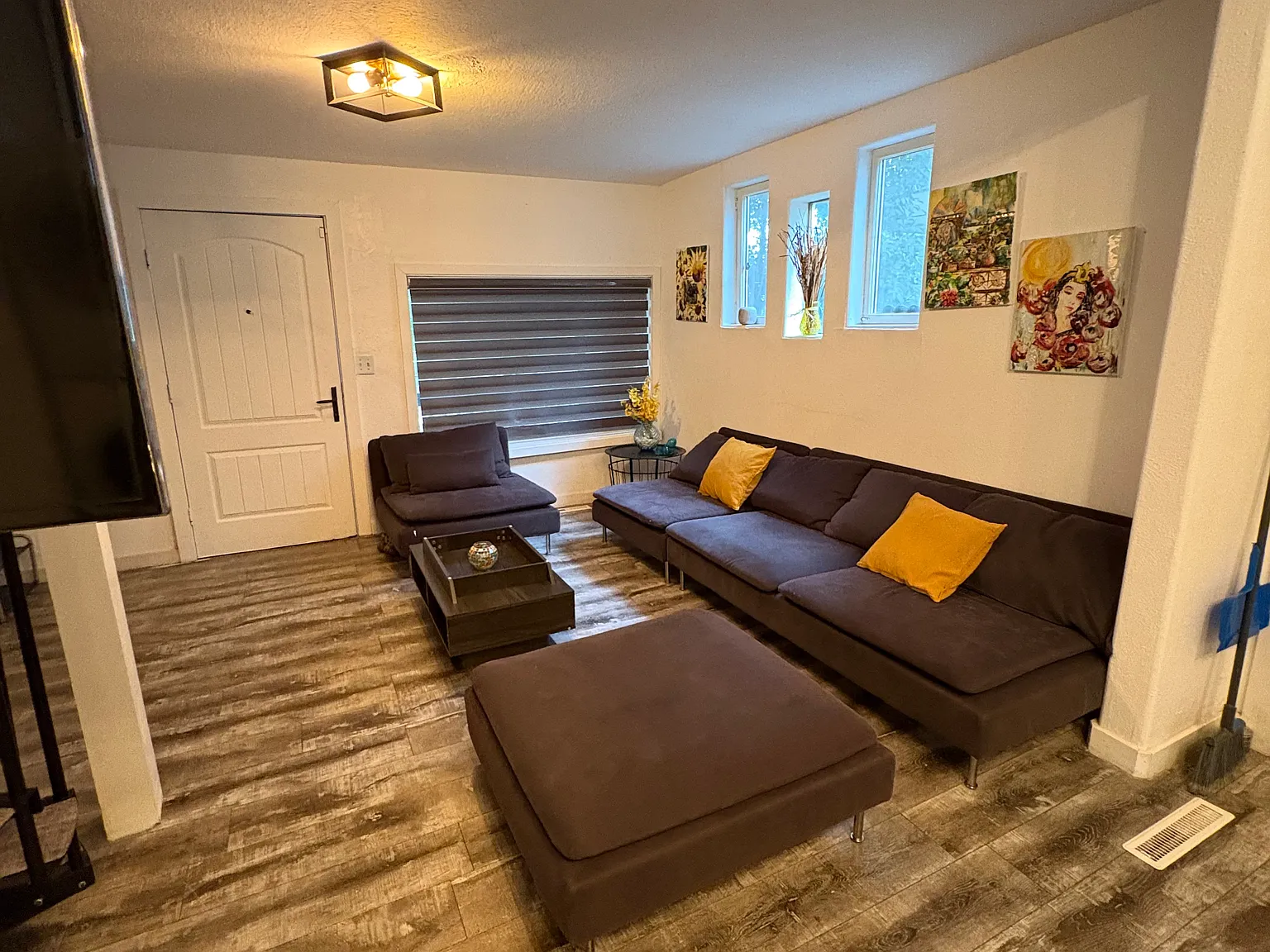 3 bed, 1264 sqft, $2,400 — Photo 2