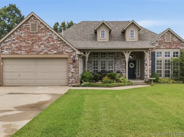 156 E Golden Rod St, Skiatook, OK 74070