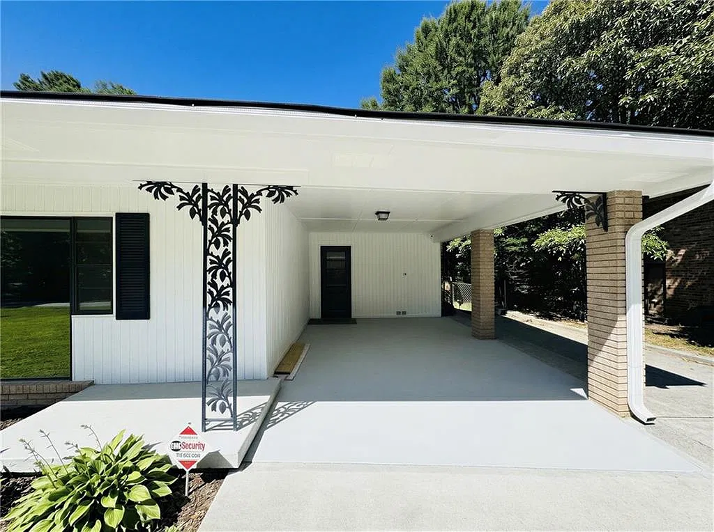 3 bed, 2.0 bath, 2168 sqft, $2,250 — Photo 4