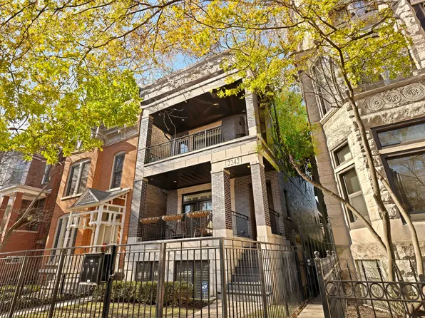 2242 N Seminary Ave APT 1, Chicago, IL 60614